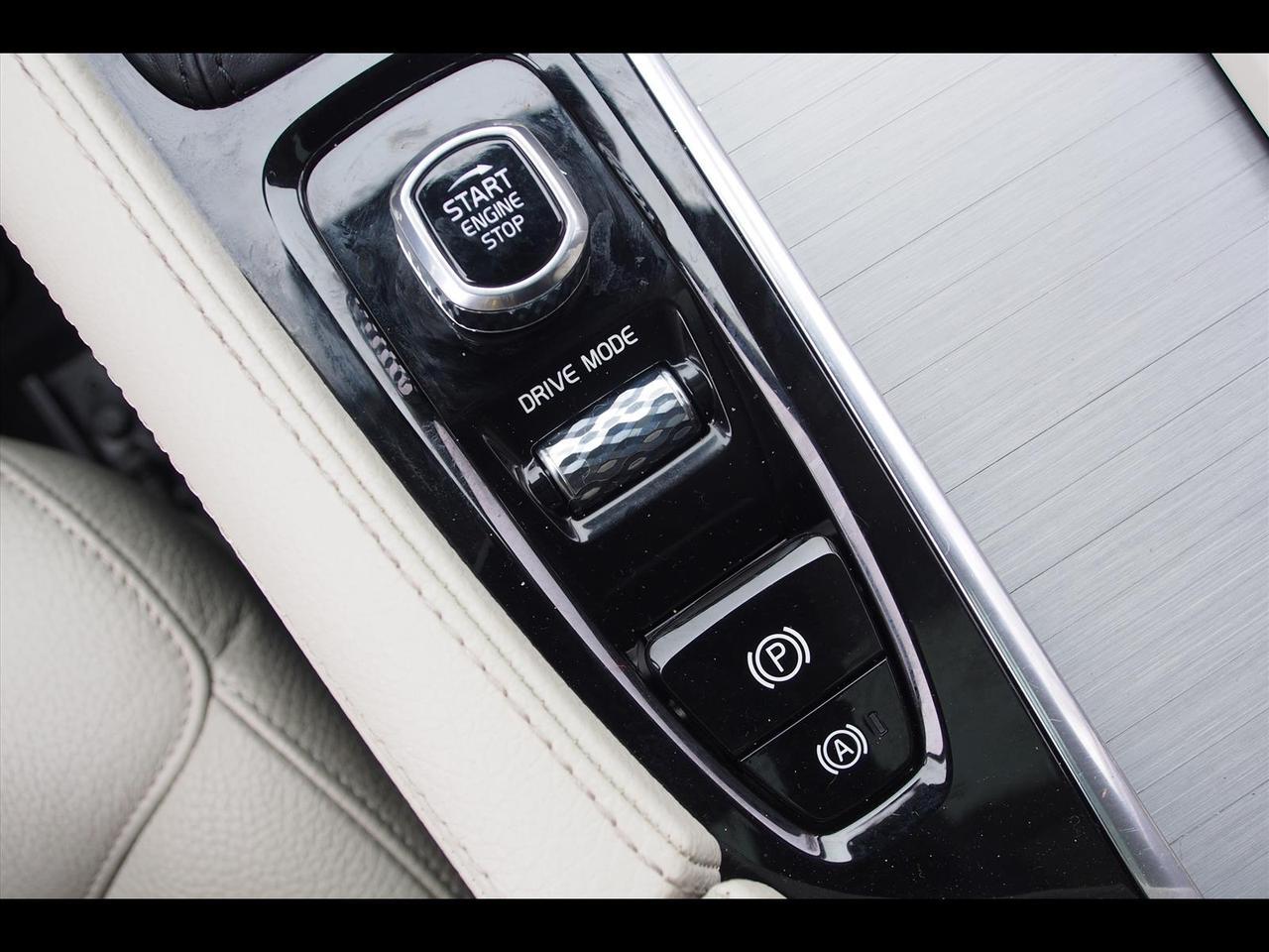 2021 Volvo XC90 T5 Momentum