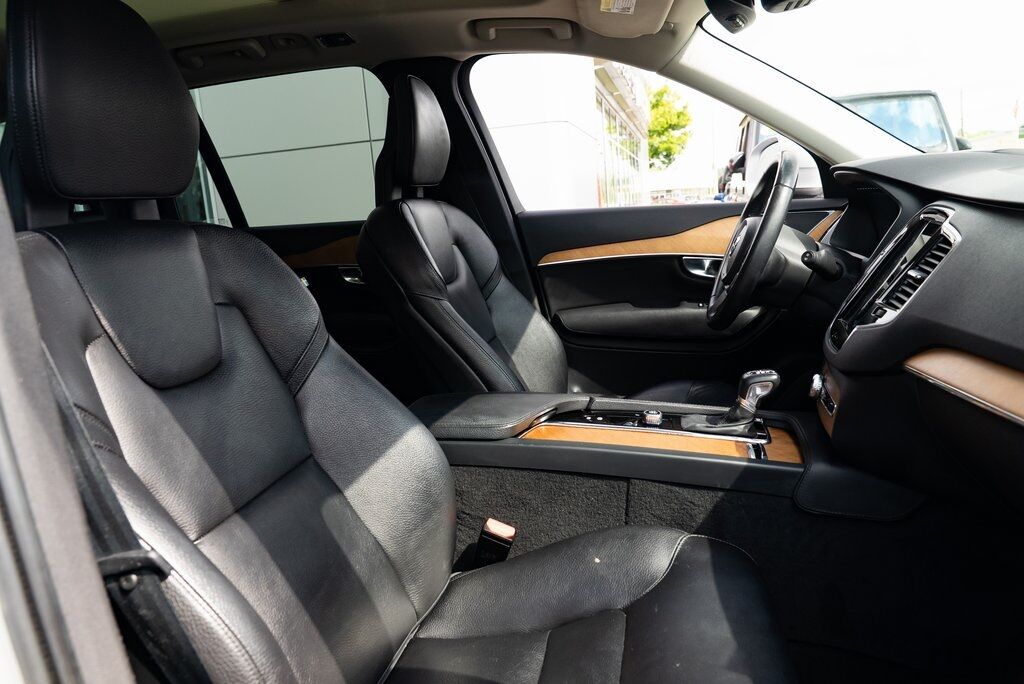 2021 Volvo XC90 T5 Momentum Beaverton OR