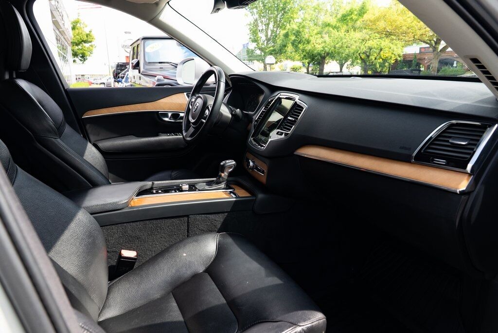 2021 Volvo XC90 T5 Momentum Beaverton OR