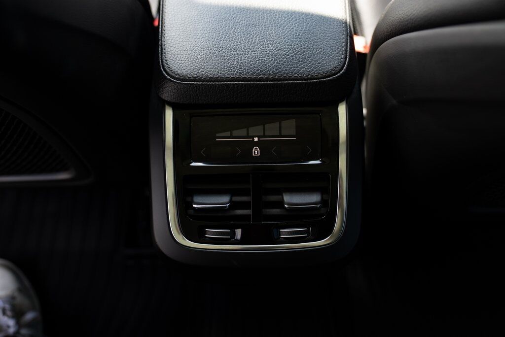 2021 Volvo XC90 T5 Momentum Beaverton OR