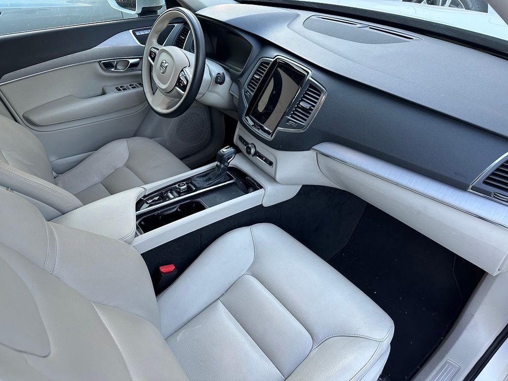 2021 Volvo XC90 T5 Momentum Tucson AZ