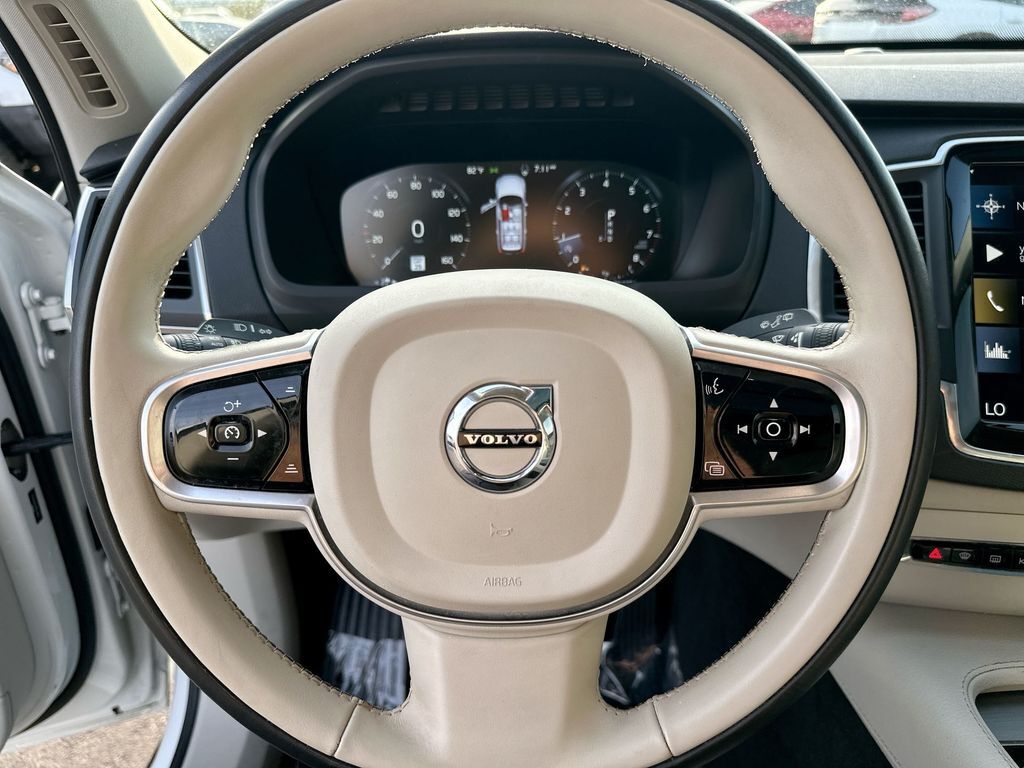 2021 Volvo XC90 T5 Momentum