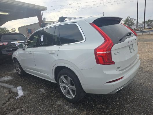 2021 Volvo XC90 T6 Momentum 7 Passenger