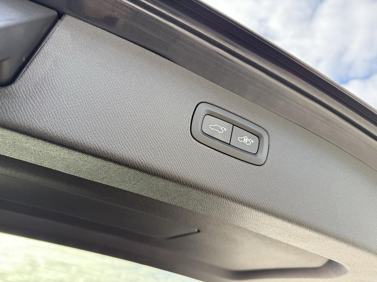 2021 Volvo XC90 T6 Momentum Crestwood KY