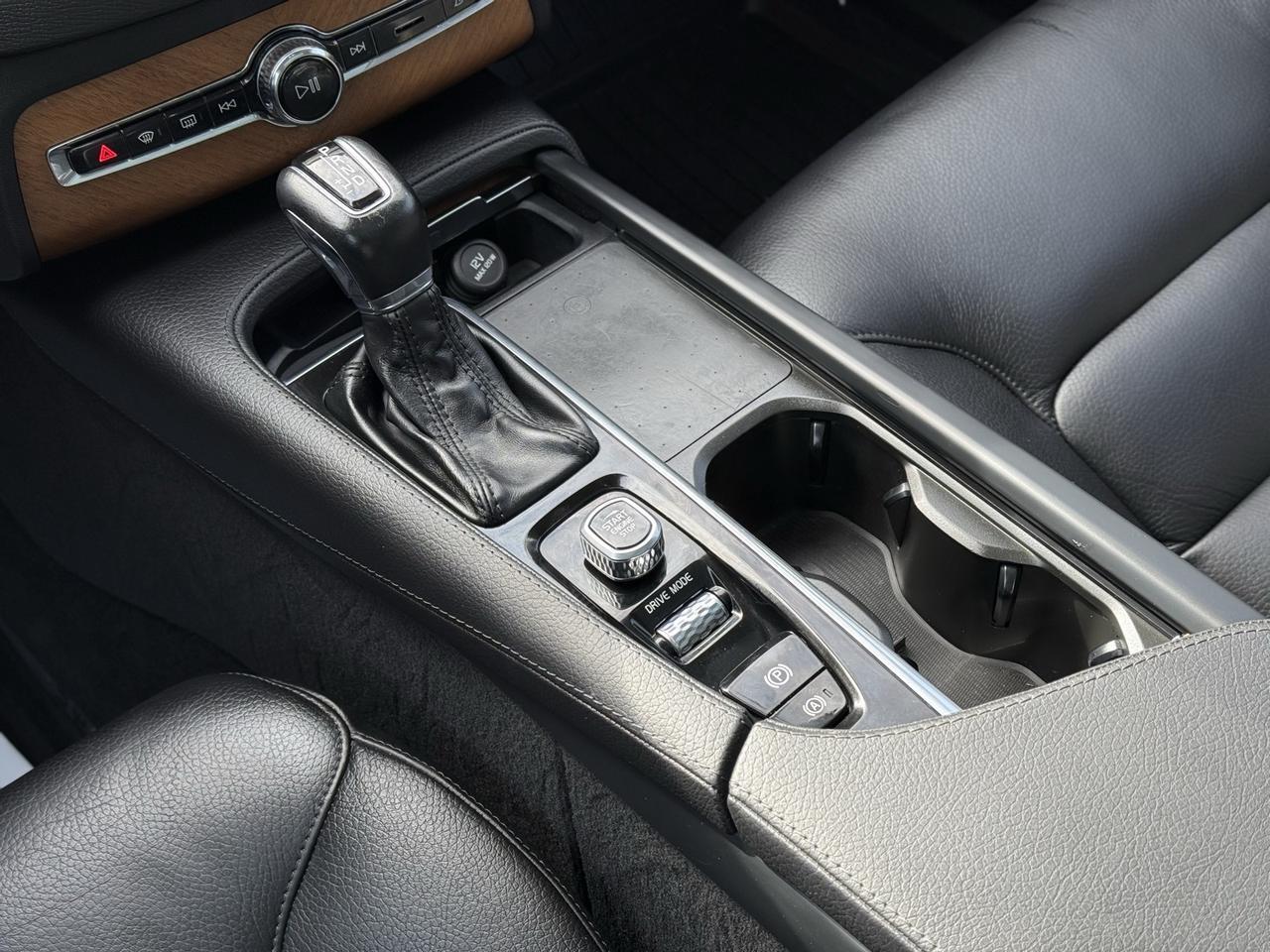 2021 Volvo XC90 T6 Momentum Crestwood KY