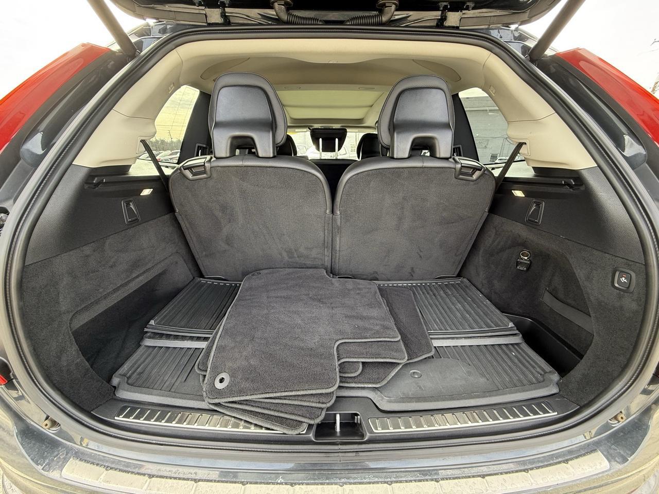 2021 Volvo XC90 T6 Momentum Crestwood KY