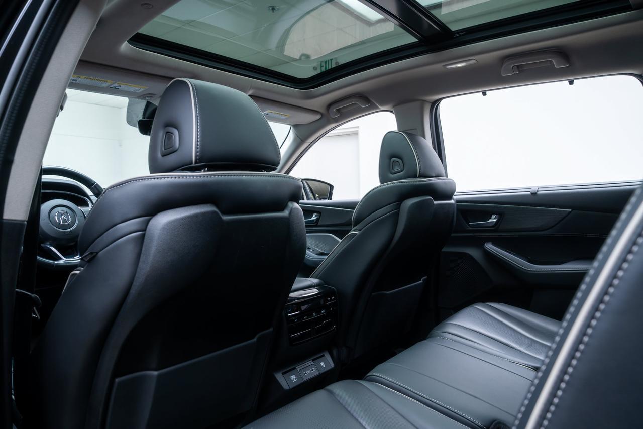 2022 Acura MDX Advance 3rd Row Seating / ELS Studio 3D Audio / Moonroof Portland OR