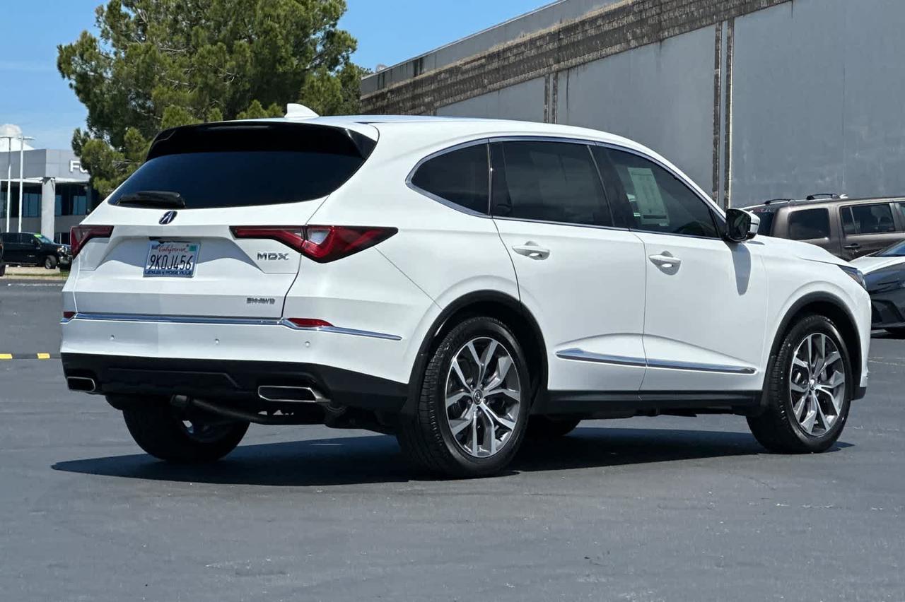2022 Acura MDX w/Technology Package