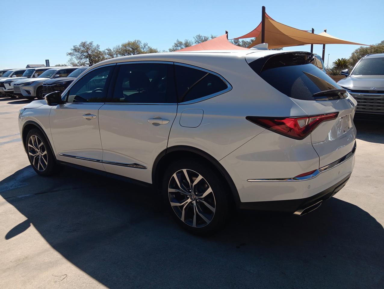 2022 Acura MDX w/Technology Package