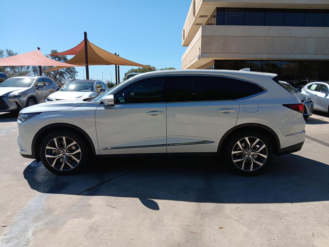 2022 Acura MDX w/Technology Package