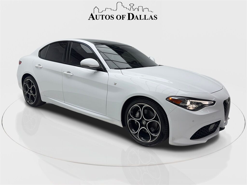 2022 Alfa Romeo Giulia Ti NAV,CAM,PANO,HTD STS,BLIND SPOT,19&quot; WLS Plano TX