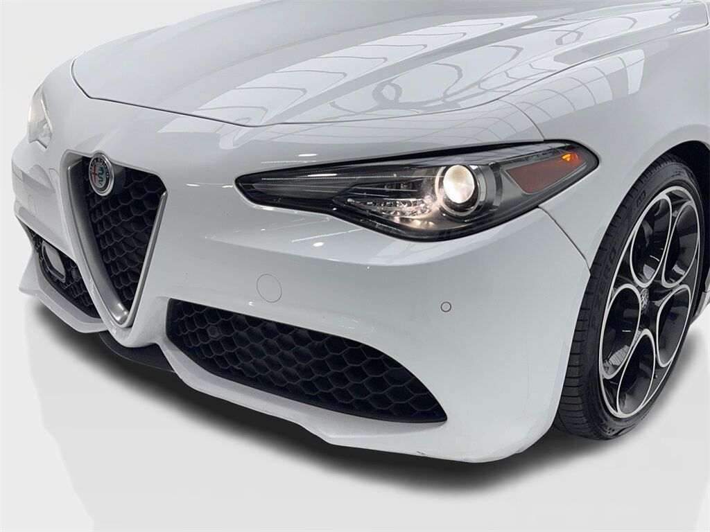 2022 Alfa Romeo Giulia Ti NAV,CAM,PANO,HTD STS,BLIND SPOT,19&quot; WLS Plano TX