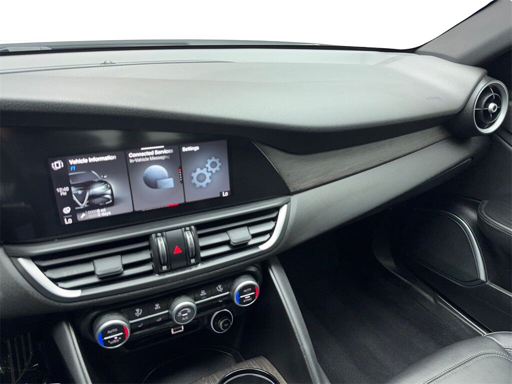2022 Alfa Romeo Giulia Ti NAV,CAM,PANO,HTD STS,BLIND SPOT,19&quot; WLS Plano TX