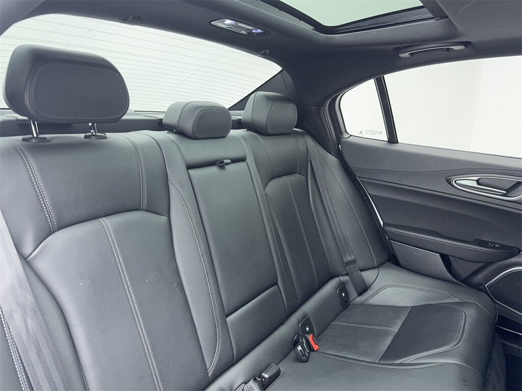 2022 Alfa Romeo Giulia Ti NAV,CAM,PANO,HTD STS,BLIND SPOT,19&quot; WLS Plano TX