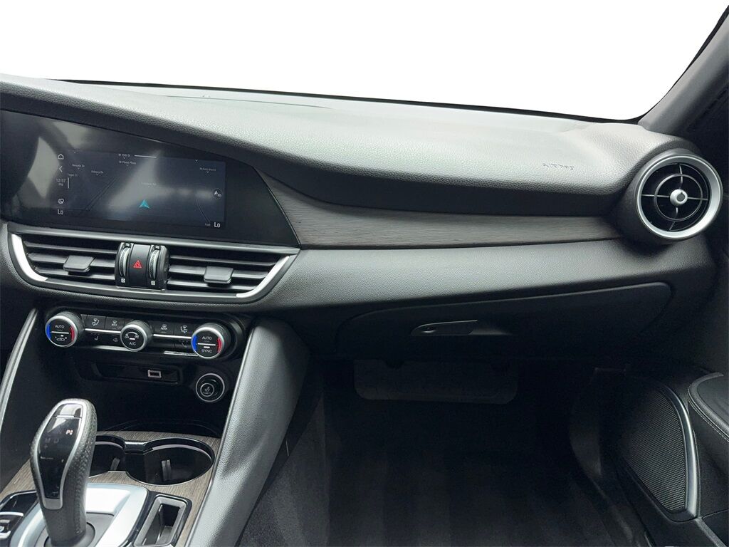 2022 Alfa Romeo Giulia Ti NAV,CAM,PANO,HTD STS,BLIND SPOT,19&quot; WLS Plano TX