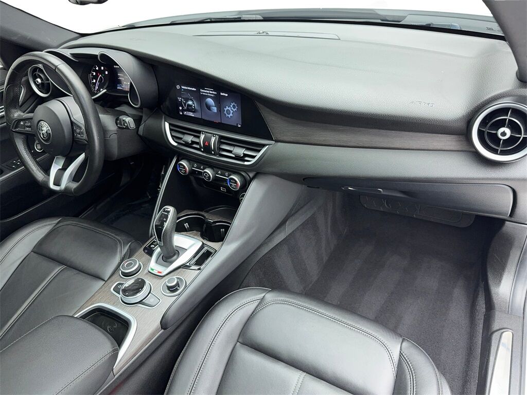 2022 Alfa Romeo Giulia Ti NAV,CAM,PANO,HTD STS,BLIND SPOT,19&quot; WLS Plano TX