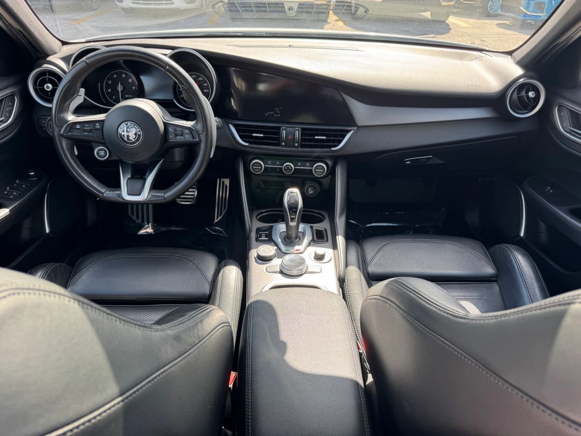 2022 Alfa Romeo Giulia Ti Veloce Sedan 4D