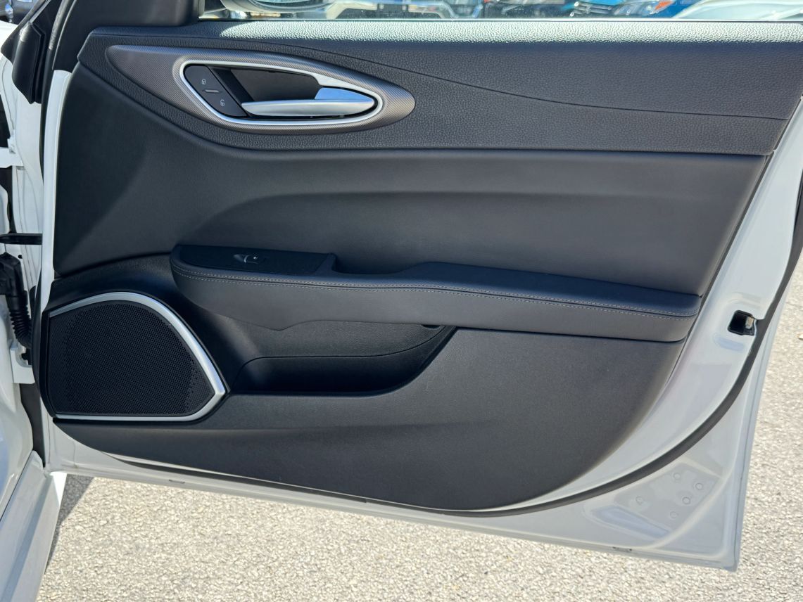 2022 Alfa Romeo Giulia Ti Veloce Sedan 4D