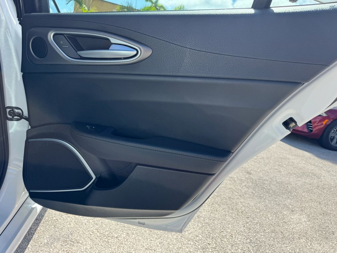 2022 Alfa Romeo Giulia Ti Veloce Sedan 4D