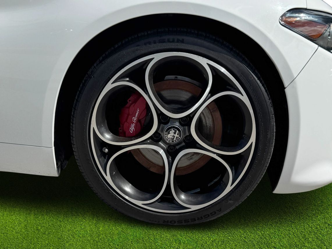 2022 Alfa Romeo Giulia Ti Veloce Sedan 4D