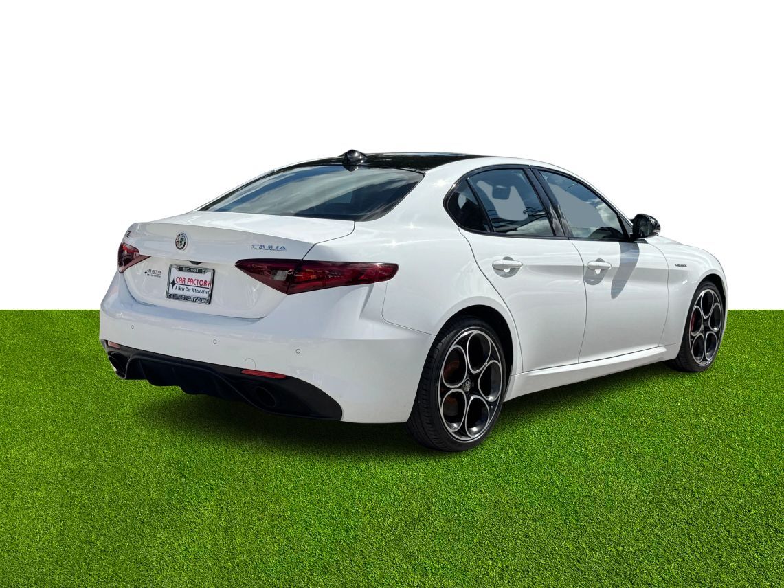 2022 Alfa Romeo Giulia Ti Veloce Sedan 4D