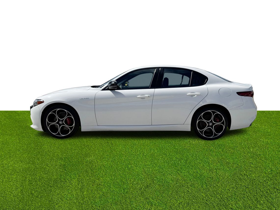 2022 Alfa Romeo Giulia Ti Veloce Sedan 4D