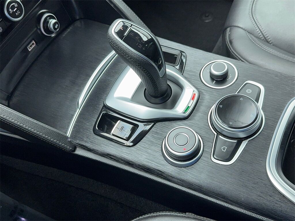 2022 Alfa Romeo Stelvio Sprint Plano TX