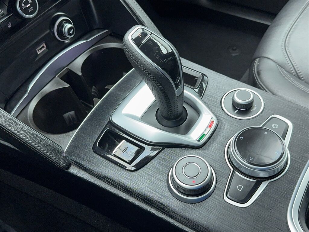 2022 Alfa Romeo Stelvio Sprint Plano TX