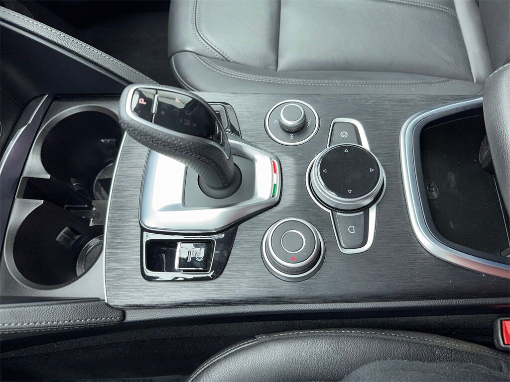 2022 Alfa Romeo Stelvio Sprint Plano TX