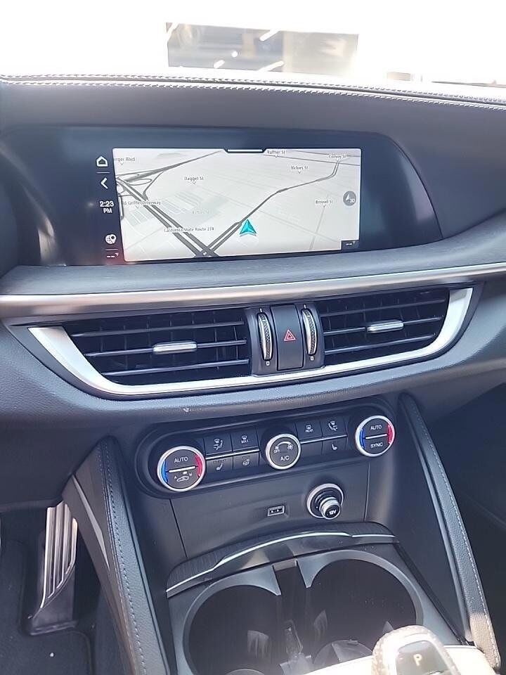 2022 Alfa Romeo Stelvio Ti photo 19