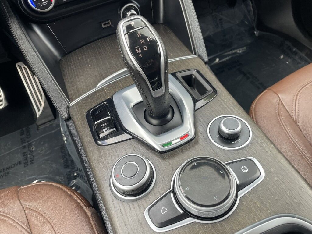 2022 Alfa Romeo Stelvio Ti~1 OWNER~CLEAN CARFAX~NAVIGATION~PANORAMIC SUNROOF~RAIN SENSING WIPERS~ONLINE FINANCE AND SHIPPING AVAILABLE!!!! Sarasota FL