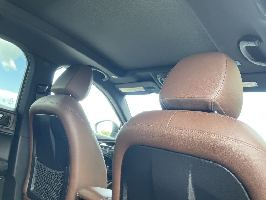 2022 Alfa Romeo Stelvio Ti~1 OWNER~CLEAN CARFAX~NAVIGATION~PANORAMIC SUNROOF~RAIN SENSING WIPERS~ONLINE FINANCE AND SHIPPING AVAILABLE!!!! Sarasota FL