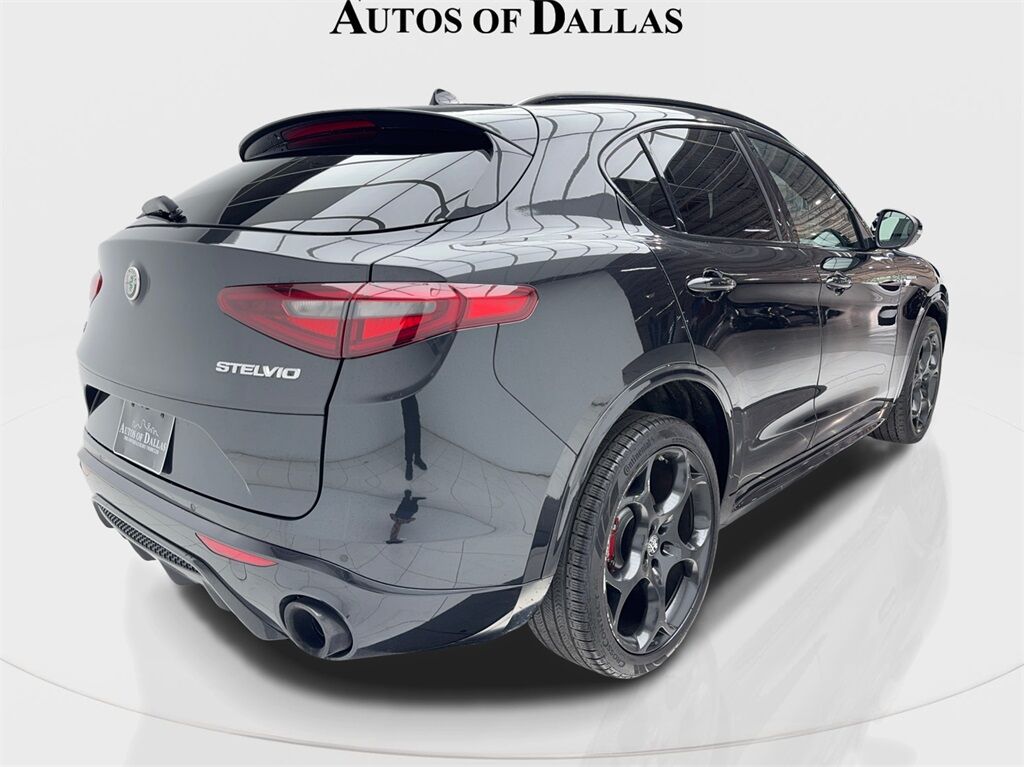 2022 Alfa Romeo Stelvio Veloce NAV,CAM,PANO,HTD STS,BLIND SPOT,21&quot; WLS Plano TX