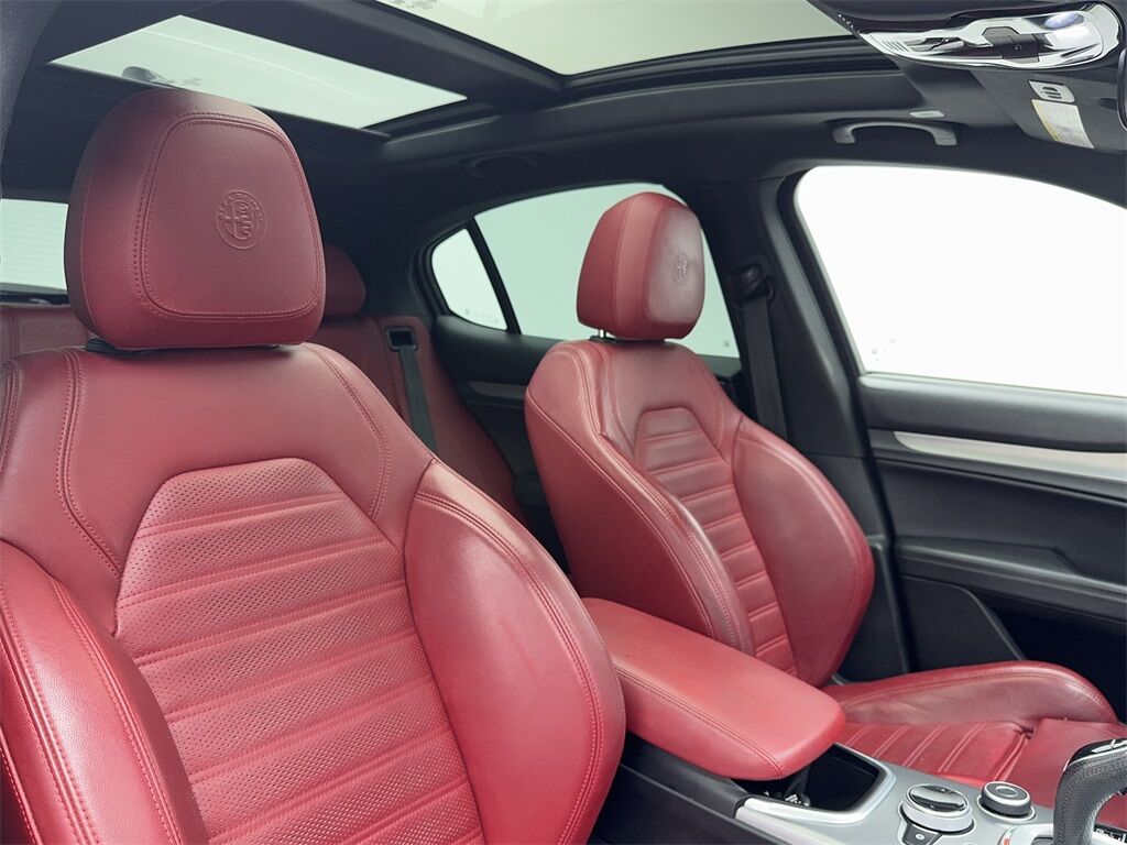 2022 Alfa Romeo Stelvio Veloce NAV,CAM,PANO,HTD STS,BLIND SPOT,21&quot; WLS Plano TX