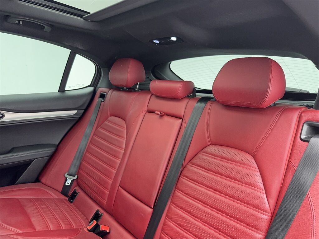 2022 Alfa Romeo Stelvio Veloce NAV,CAM,PANO,HTD STS,BLIND SPOT,21&quot; WLS Plano TX