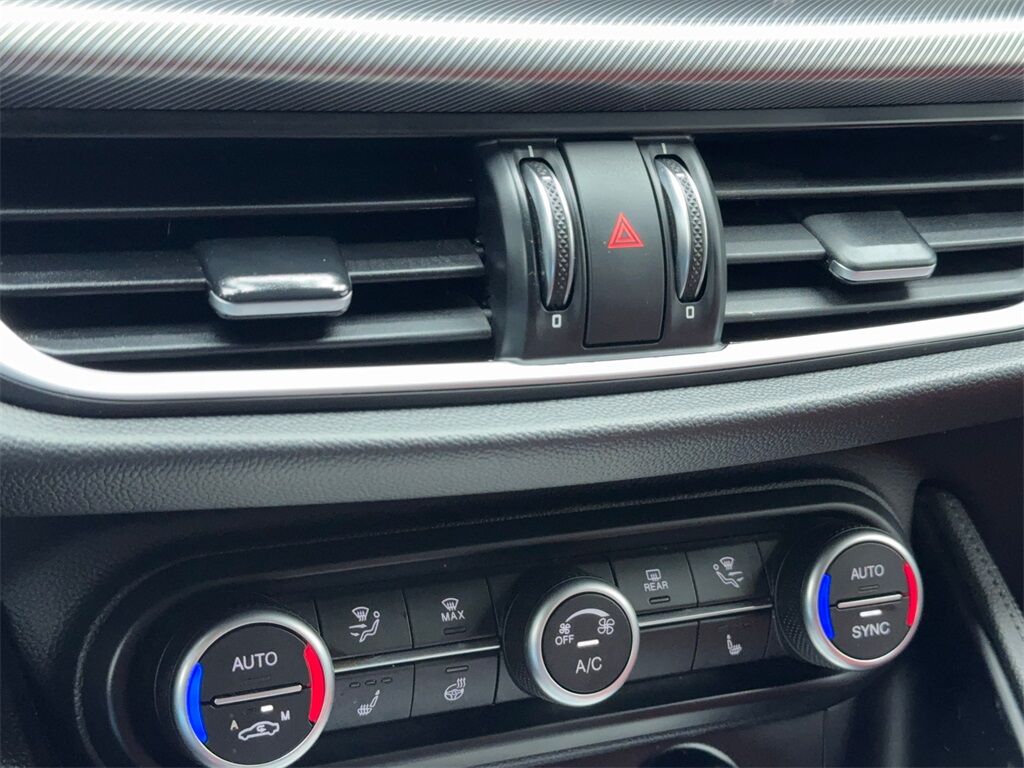 2022 Alfa Romeo Stelvio Veloce NAV,CAM,PANO,HTD STS,BLIND SPOT,21&quot; WLS Plano TX