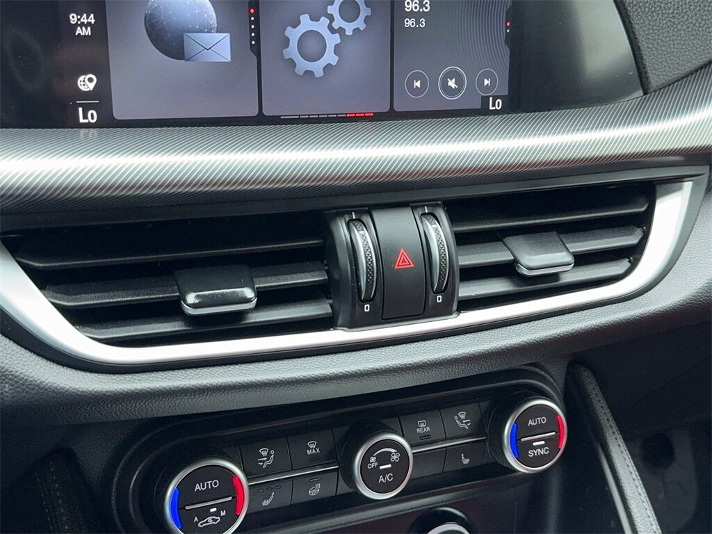 2022 Alfa Romeo Stelvio Veloce NAV,CAM,PANO,HTD STS,BLIND SPOT,21&quot; WLS Plano TX