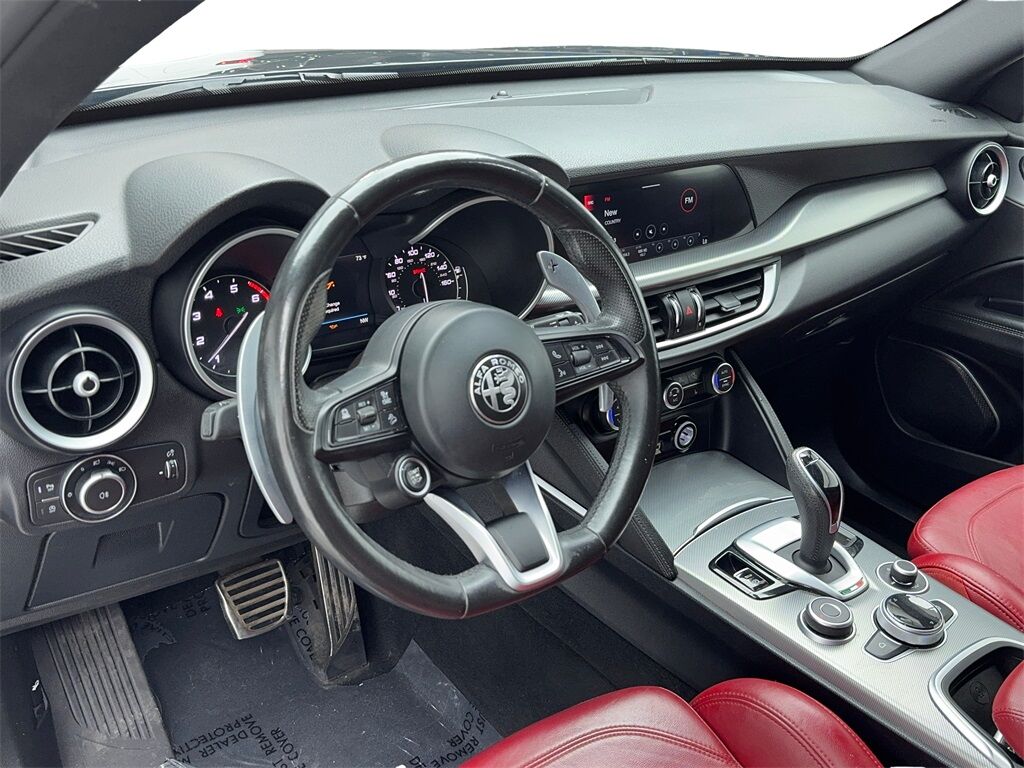 2022 Alfa Romeo Stelvio Veloce NAV,CAM,PANO,HTD STS,BLIND SPOT,21&quot; WLS Plano TX