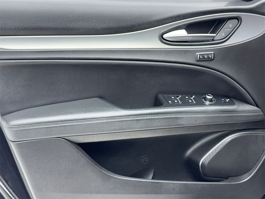 2022 Alfa Romeo Stelvio Veloce NAV,CAM,PANO,HTD STS,BLIND SPOT,21&quot; WLS Plano TX