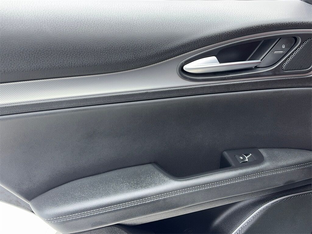 2022 Alfa Romeo Stelvio Veloce NAV,CAM,PANO,HTD STS,BLIND SPOT,21&quot; WLS Plano TX