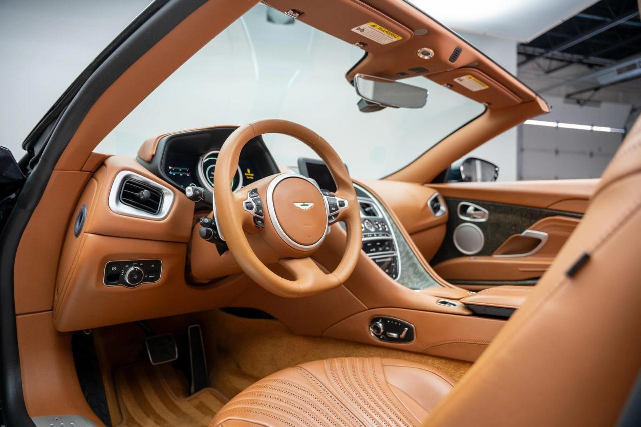 2022 Aston Martin DB11