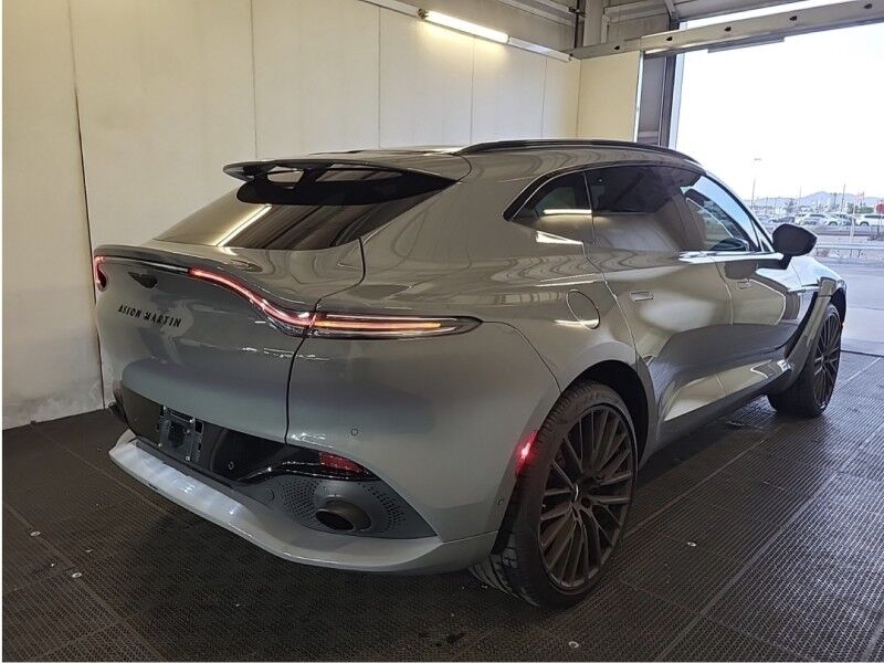 2022 Aston Martin DBX