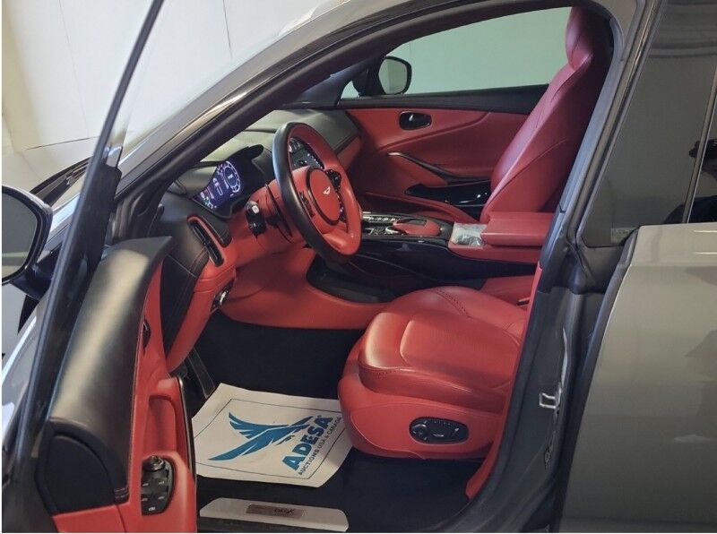 2022 Aston Martin DBX