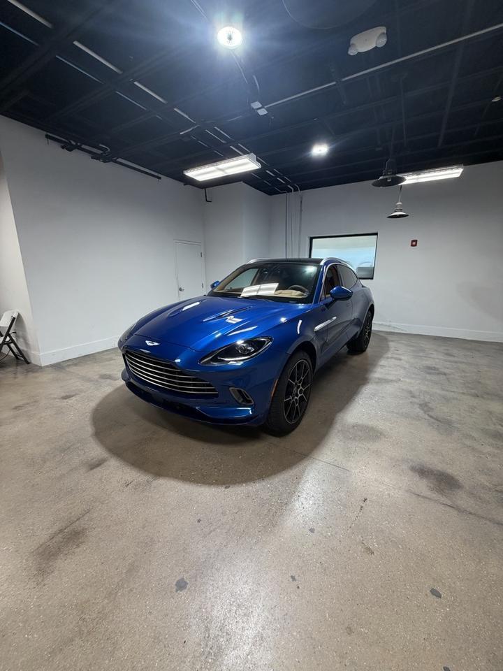 2022 Aston Martin DBX