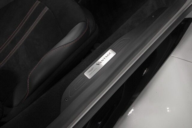 2022 Aston Martin Vantage Coupe ($191,586 MSRP!!) *$50,000 IN FACTORY OPTIONS* *CARBON CERAMIC BRAKES* *ONLY 5100 MILES* *1-OWNER* San Diego CA