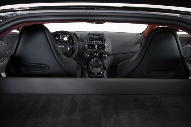 2022 Aston Martin Vantage Coupe ($191,586 MSRP!!) *$50,000 IN FACTORY OPTIONS* *CARBON CERAMIC BRAKES* *ONLY 5100 MILES* *1-OWNER* San Diego CA