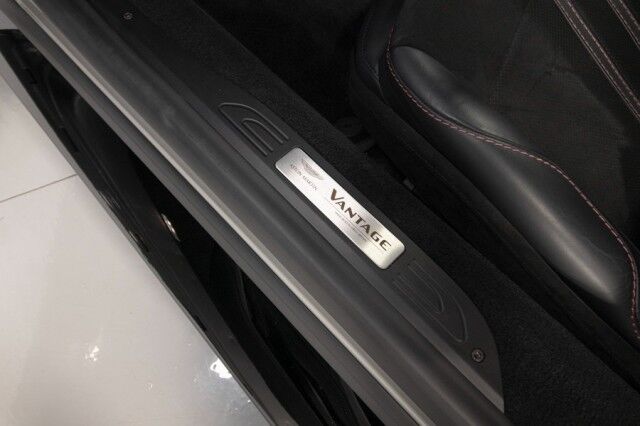 2022 Aston Martin Vantage Coupe ($191,586 MSRP!!) *$50,000 IN FACTORY OPTIONS* *CARBON CERAMIC BRAKES* *ONLY 5100 MILES* *1-OWNER* San Diego CA