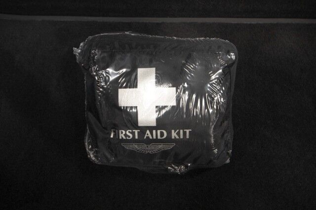 2022 Aston Martin Vantage Coupe ($191,586 MSRP!!) *$50,000 IN FACTORY OPTIONS* *CARBON CERAMIC BRAKES* *ONLY 5100 MILES* *1-OWNER* San Diego CA