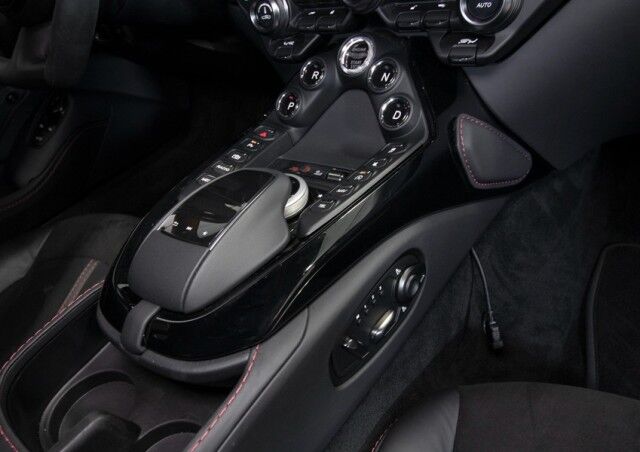 2022 Aston Martin Vantage Coupe ($191,586 MSRP!!) *$50,000 IN FACTORY OPTIONS* *CARBON CERAMIC BRAKES* *ONLY 5100 MILES* *1-OWNER* San Diego CA