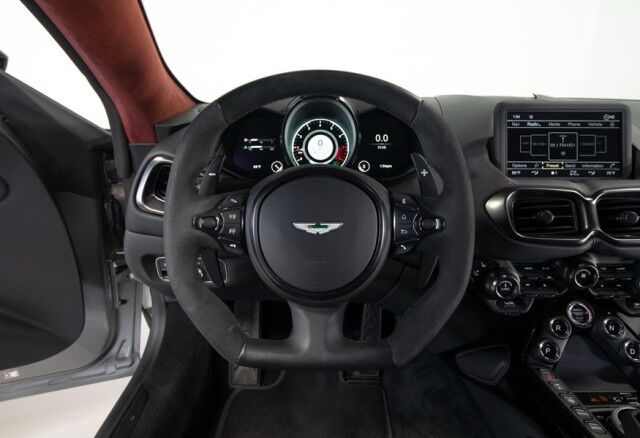 2022 Aston Martin Vantage Coupe ($191,586 MSRP!!) *$50,000 IN FACTORY OPTIONS* *CARBON CERAMIC BRAKES* *ONLY 5100 MILES* *1-OWNER* San Diego CA